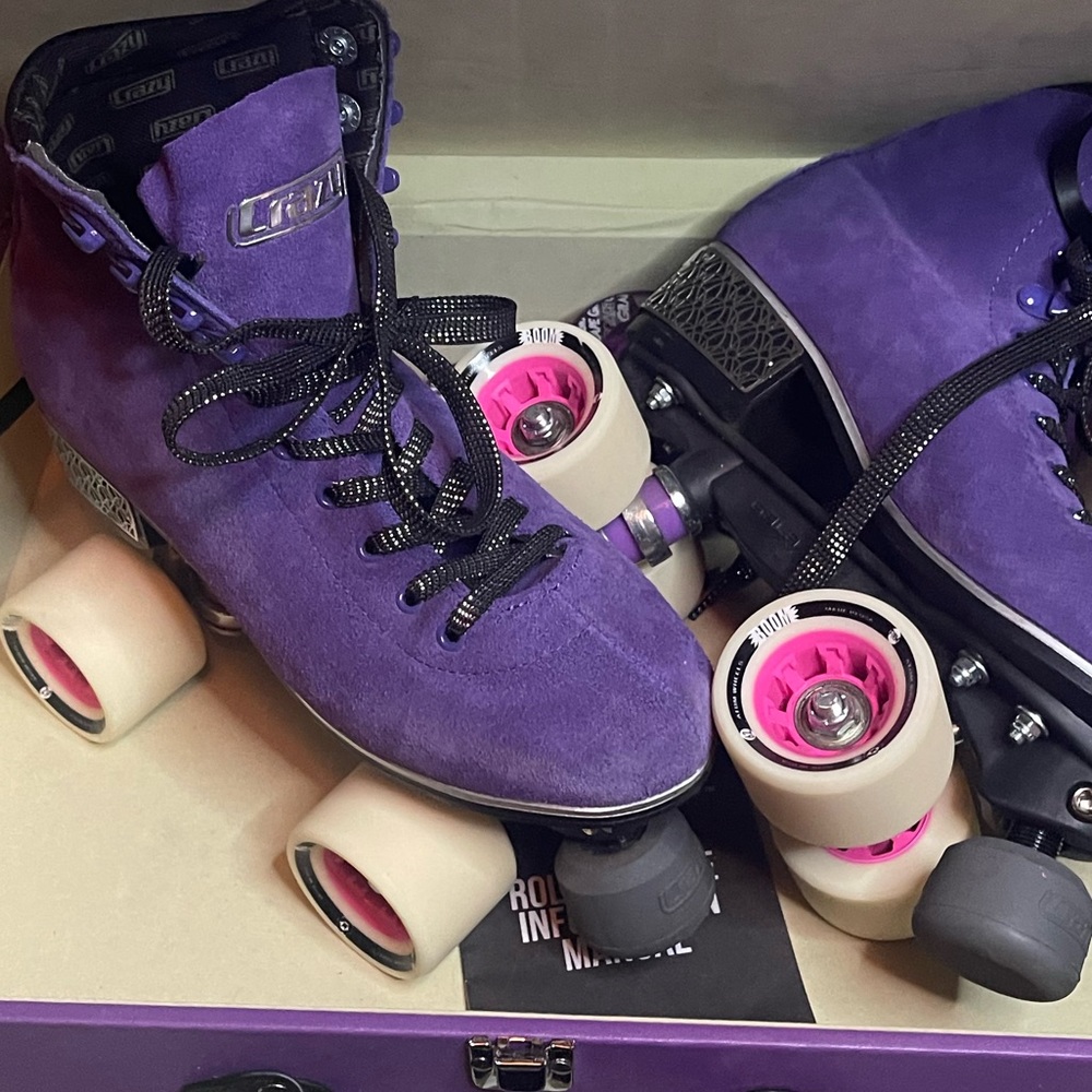 Purple Suede Roller Skates with Custom Wheels & Tote Box - Picture 16 of 16